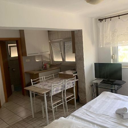 Apartmani Kutlesa Vodice Bagian luar foto