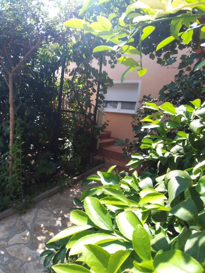 Apartmani Kutlesa Vodice Bagian luar foto