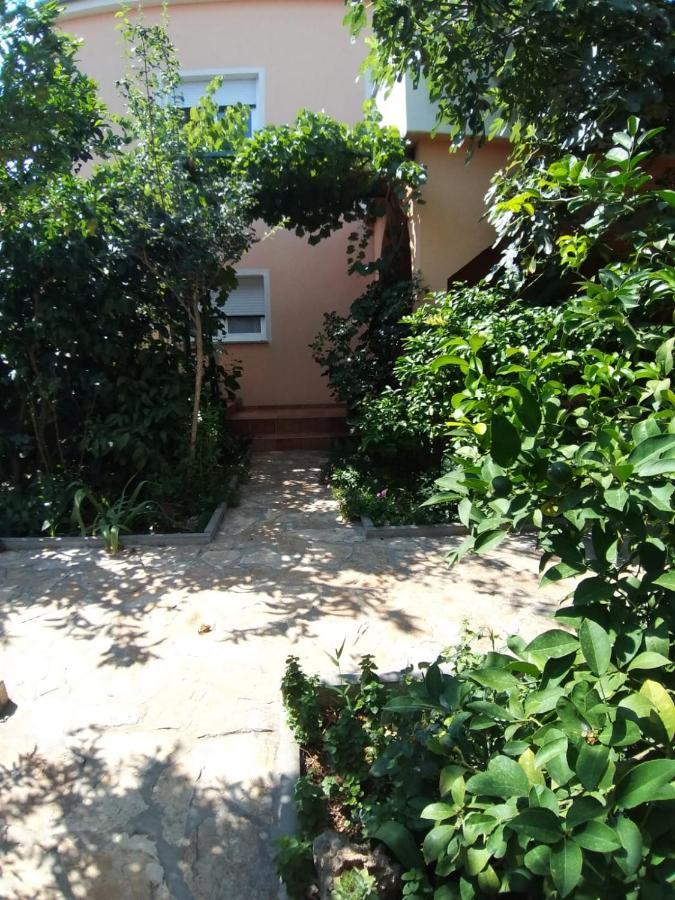 Apartmani Kutlesa Vodice Bagian luar foto