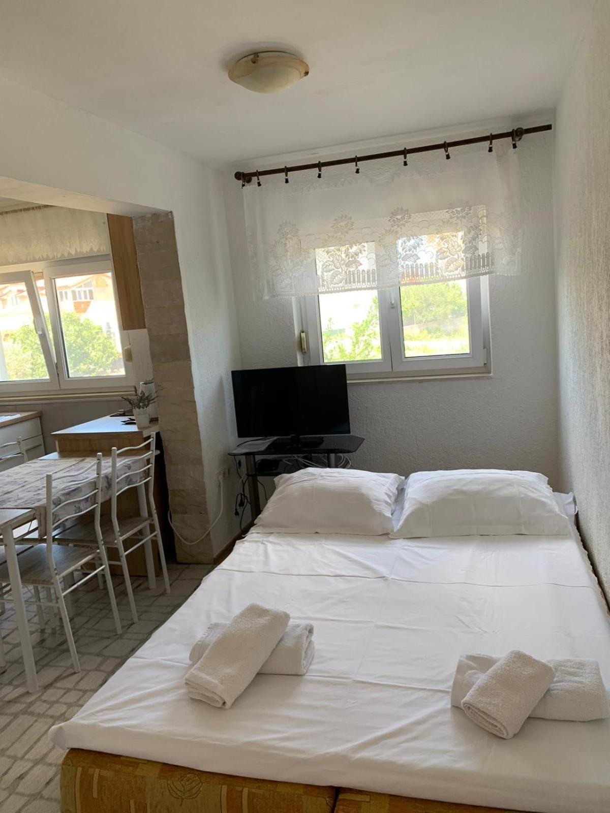 Apartmani Kutlesa Vodice Bagian luar foto