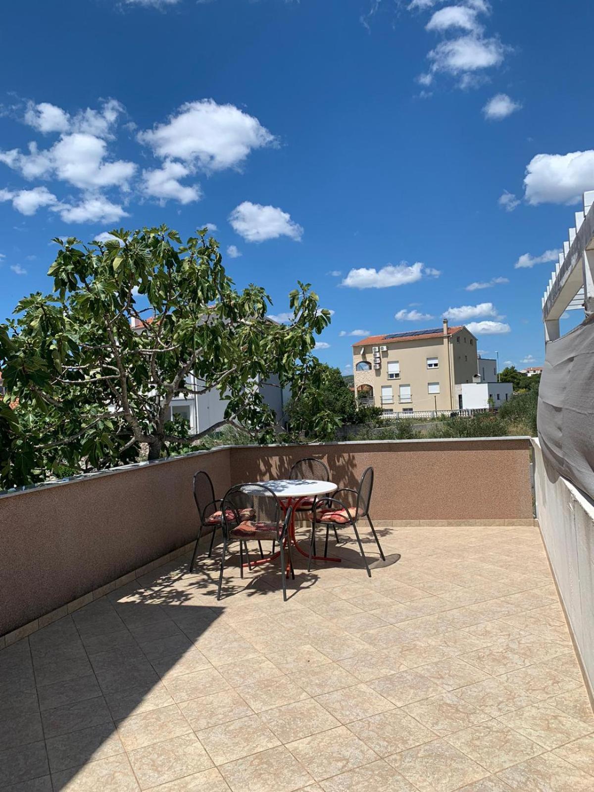 Apartmani Kutlesa Vodice Bagian luar foto